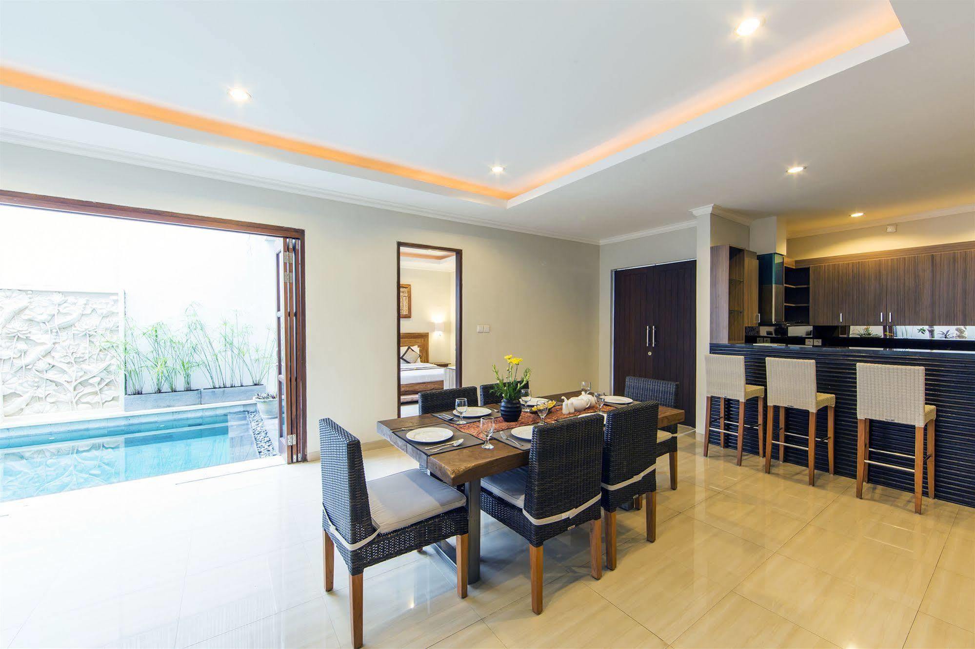 White Lotus Villas Seminyak Esterno foto